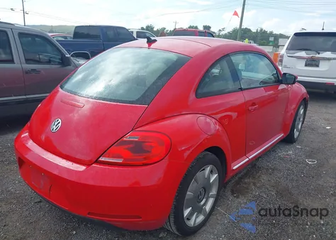2012 Volkswagen Beetle 2.5L z USA, uszkodzony, nr VIN 3VWJP7AT1CM658233